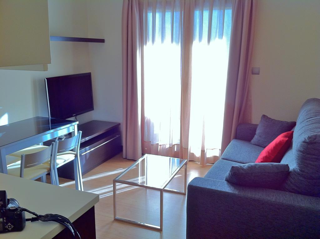 Aparthotel Bubal El Pueyo de Jaca Phòng bức ảnh