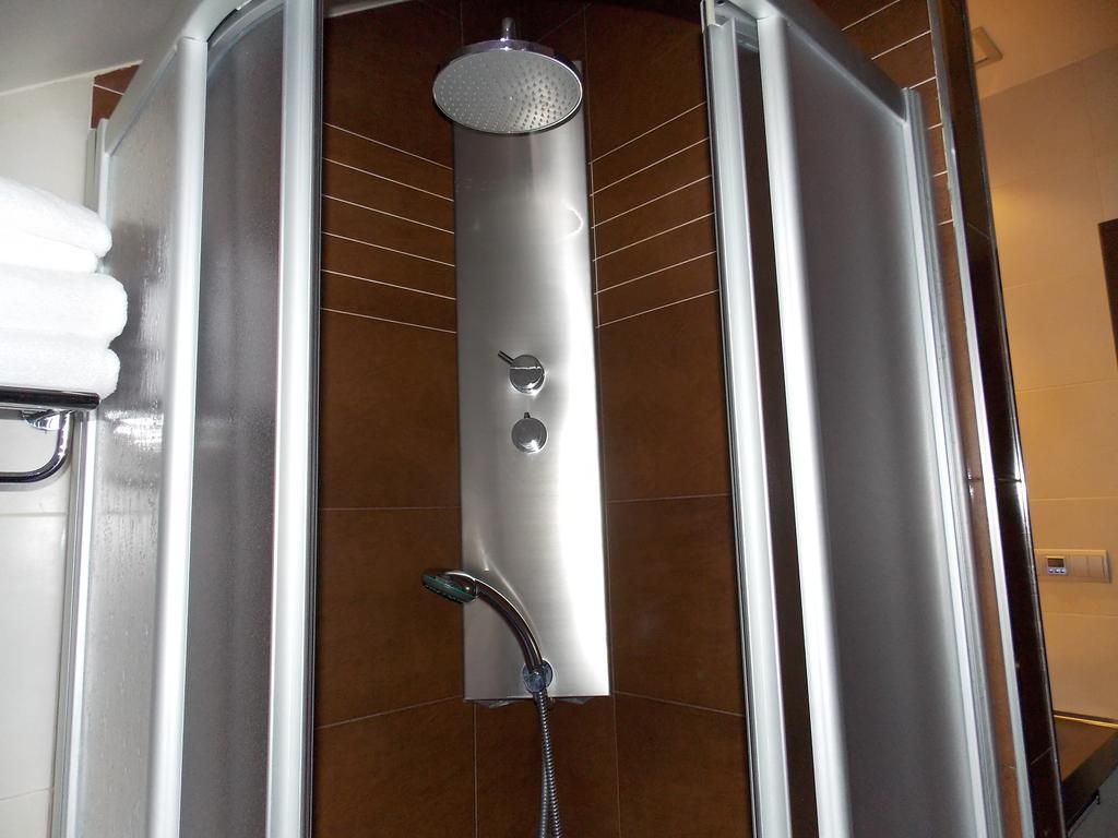 Aparthotel Bubal El Pueyo de Jaca Phòng bức ảnh
